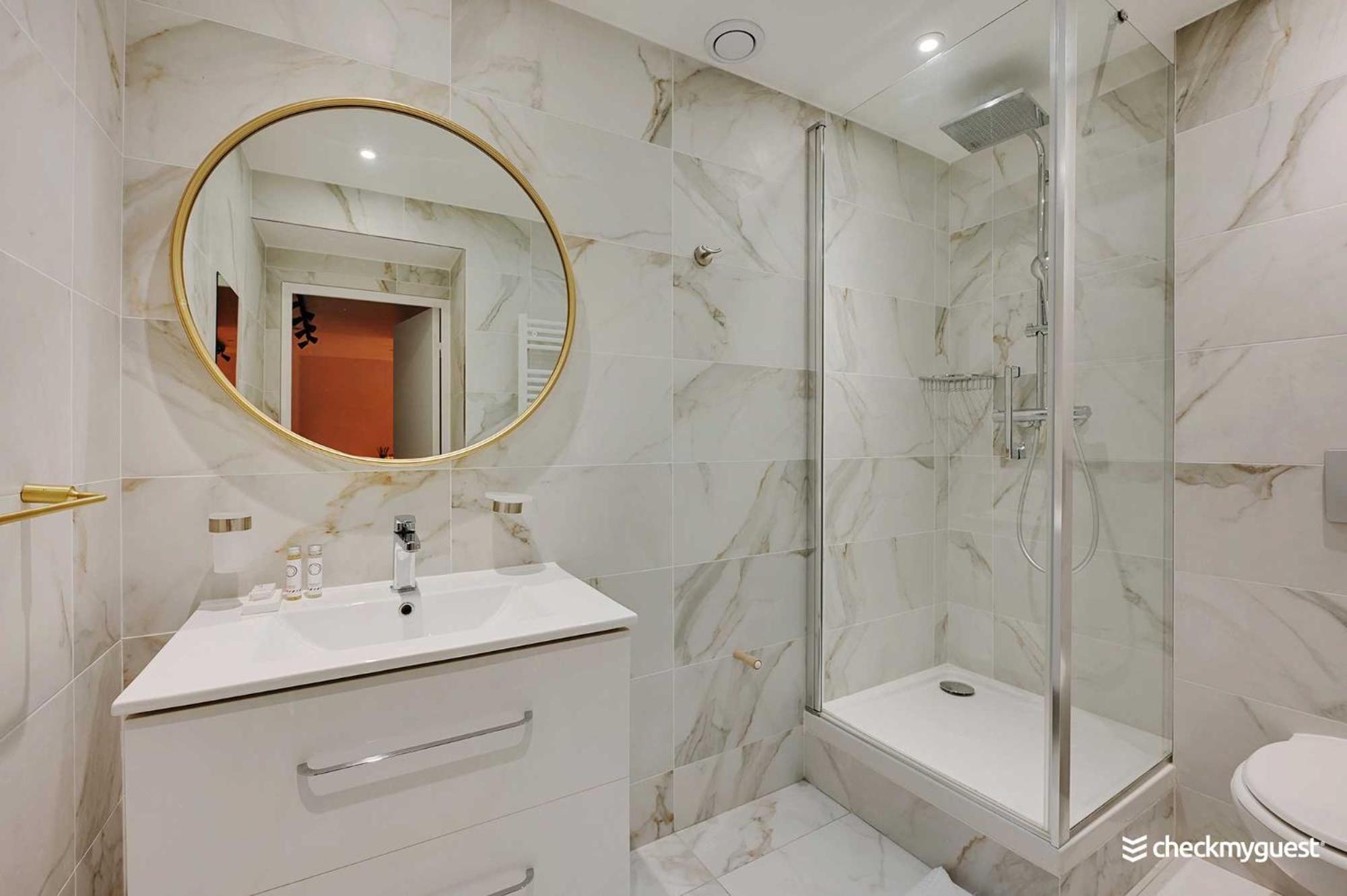 Intimate Apartment With Air Conditioner & Jacuzzi 2Br 6P Montmartre Париж Экстерьер фото